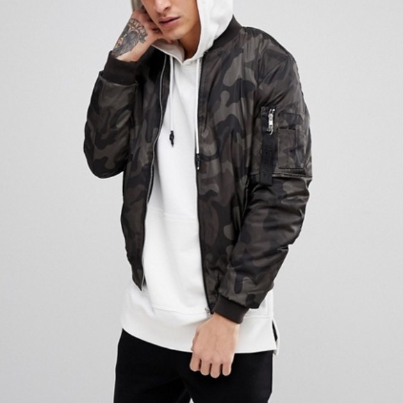 Men's Camo Bomber Jacket Bershka Size Medium Like New - Picture 2 of 6